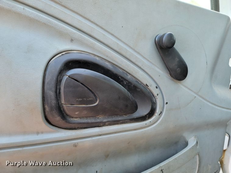 image for item LO9058 2002 International 4300  dump flatbed truck