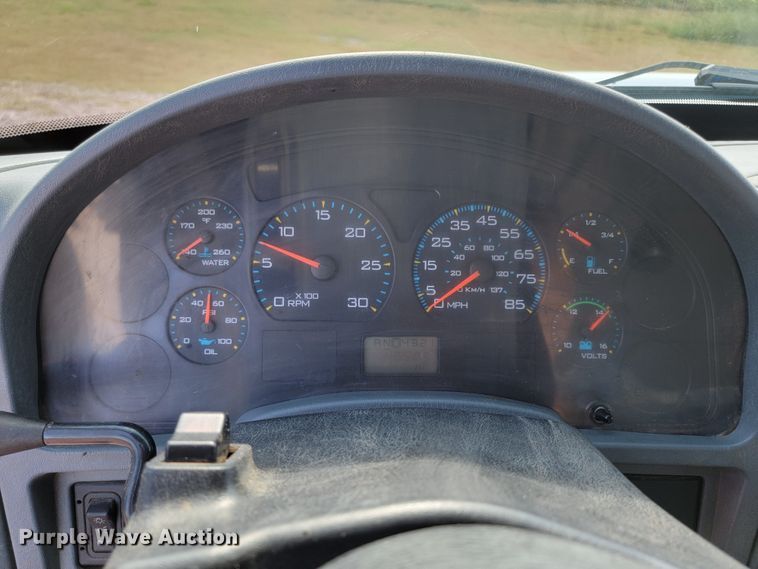 image for item LO9058 2002 International 4300  dump flatbed truck