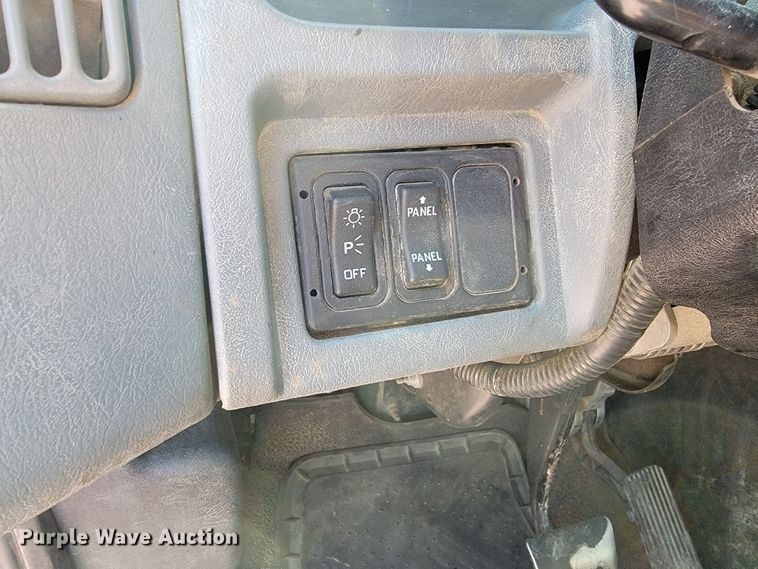 image for item LO9058 2002 International 4300  dump flatbed truck