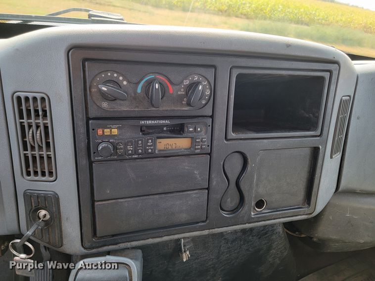 image for item LO9058 2002 International 4300  dump flatbed truck