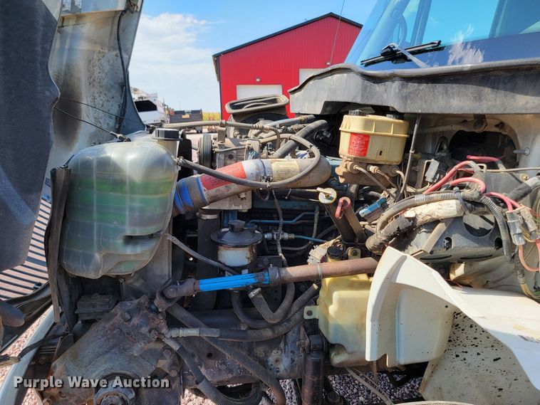 image for item LO9058 2002 International 4300  dump flatbed truck