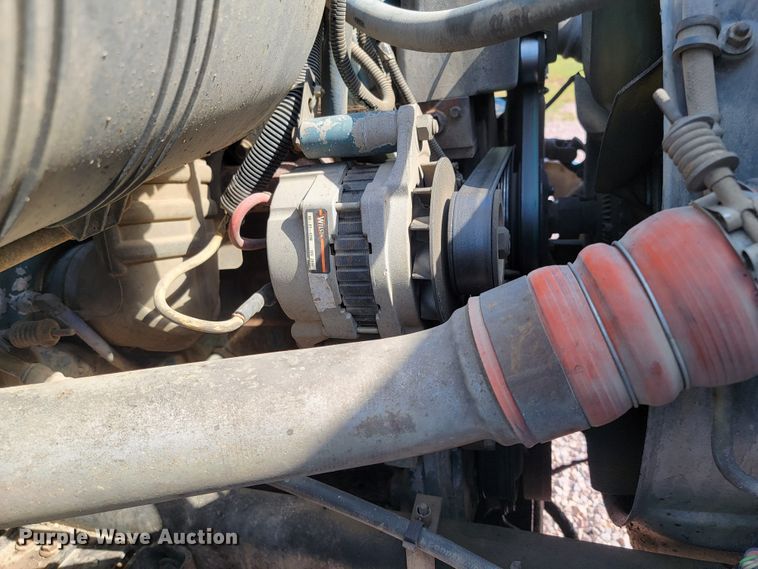 image for item LO9058 2002 International 4300  dump flatbed truck