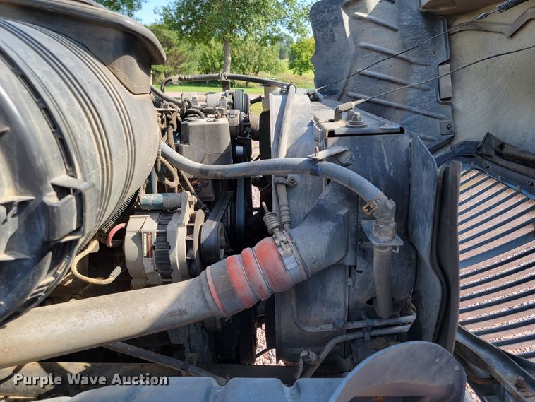 image for item LO9058 2002 International 4300  dump flatbed truck