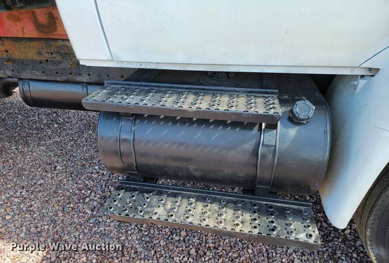 image for item LO9058 2002 International 4300  dump flatbed truck