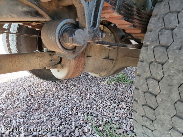 image for item LO9058 2002 International 4300  dump flatbed truck