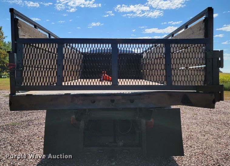 image for item LO9058 2002 International 4300  dump flatbed truck