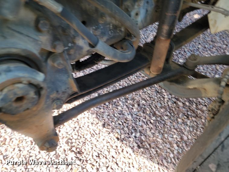 image for item LO9058 2002 International 4300  dump flatbed truck