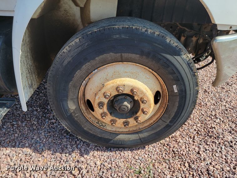 image for item LO9058 2002 International 4300  dump flatbed truck