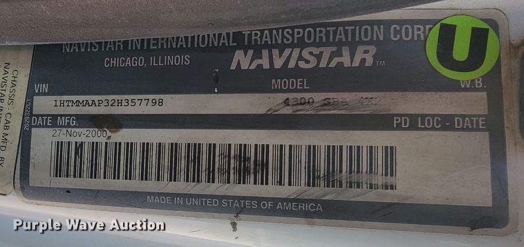 image for item LO9058 2002 International 4300  dump flatbed truck