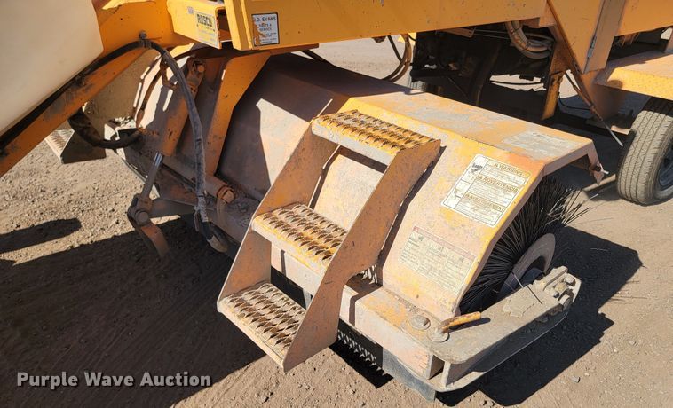 image for item LO9066 2006 Rosco RB-48  broom