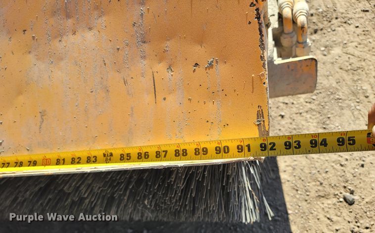 image for item LO9066 2006 Rosco RB-48  broom