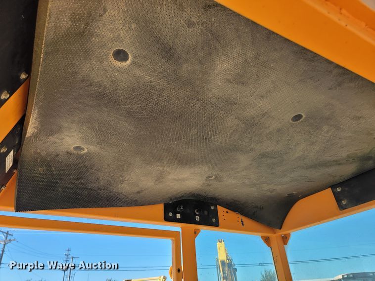 image for item LO9066 2006 Rosco RB-48  broom