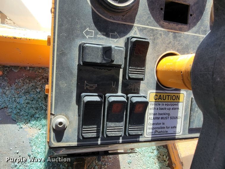 image for item LO9066 2006 Rosco RB-48  broom