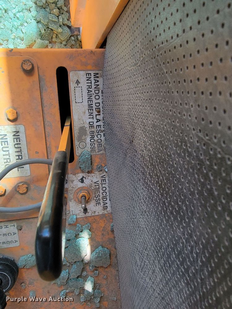 image for item LO9066 2006 Rosco RB-48  broom