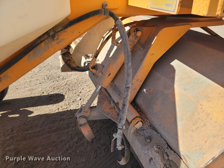 image for item LO9066 2006 Rosco RB-48  broom