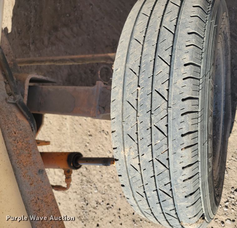 image for item LO9066 2006 Rosco RB-48  broom