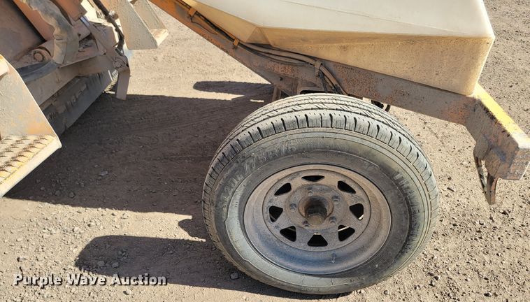 image for item LO9066 2006 Rosco RB-48  broom