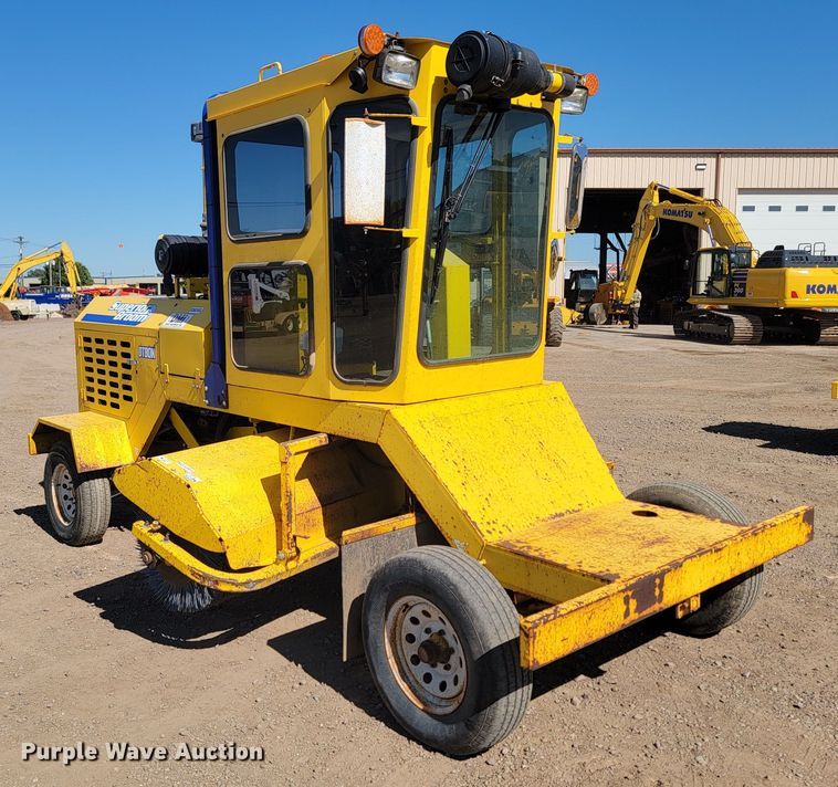 image for item LO9067 2015 Superior Broom DT80K  broom