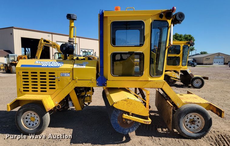 image for item LO9067 2015 Superior Broom DT80K  broom