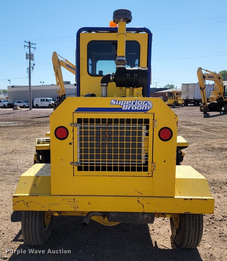 image for item LO9067 2015 Superior Broom DT80K  broom