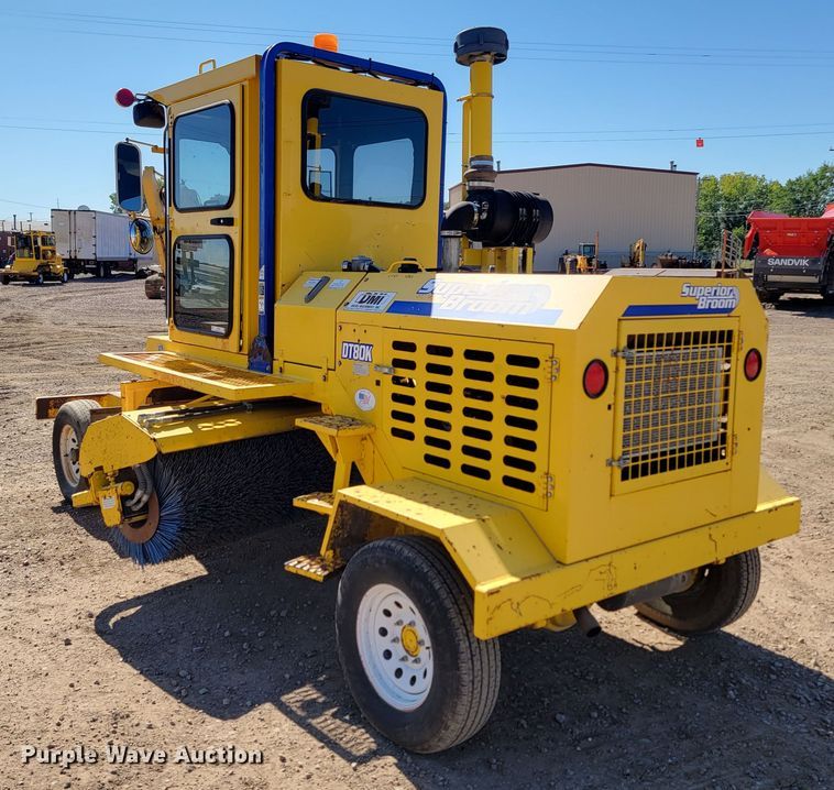 image for item LO9067 2015 Superior Broom DT80K  broom