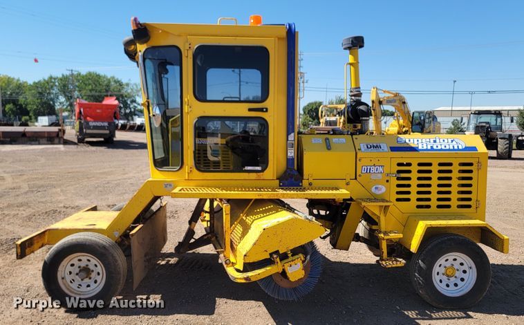 image for item LO9067 2015 Superior Broom DT80K  broom