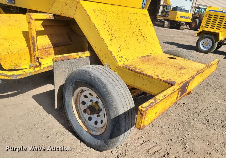 image for item LO9067 2015 Superior Broom DT80K  broom