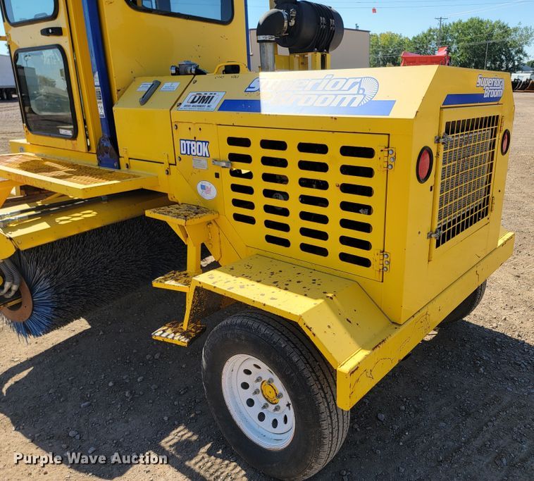 image for item LO9067 2015 Superior Broom DT80K  broom