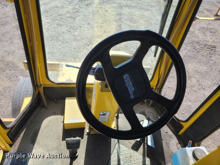 image for item LO9067 2015 Superior Broom DT80K  broom