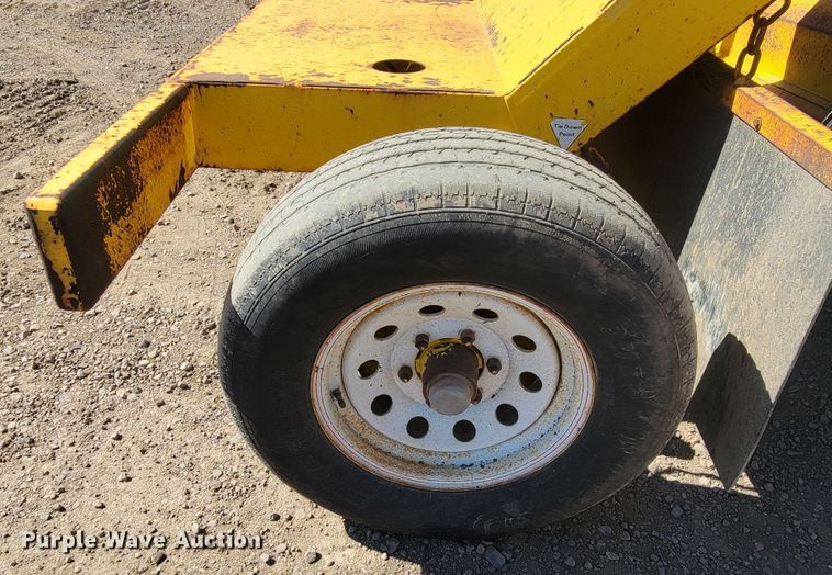 image for item LO9067 2015 Superior Broom DT80K  broom