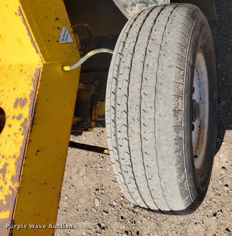 image for item LO9067 2015 Superior Broom DT80K  broom