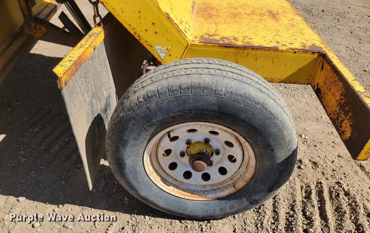 image for item LO9067 2015 Superior Broom DT80K  broom