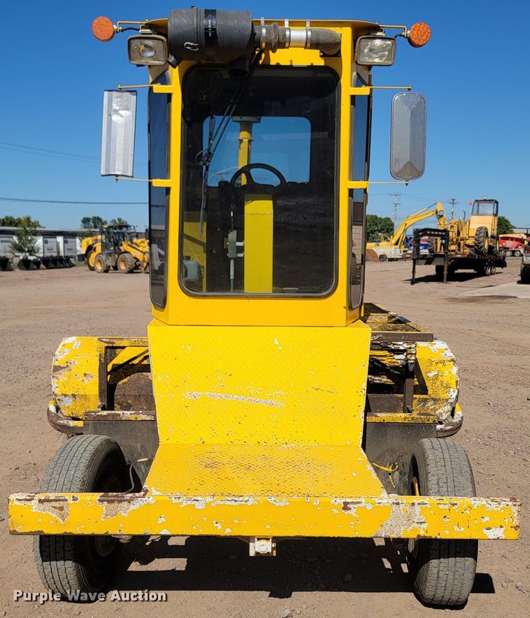 image for item LO9068 2017 Superior Broom DT80K  broom