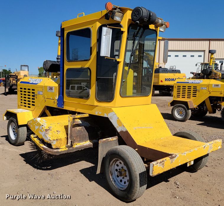 image for item LO9068 2017 Superior Broom DT80K  broom