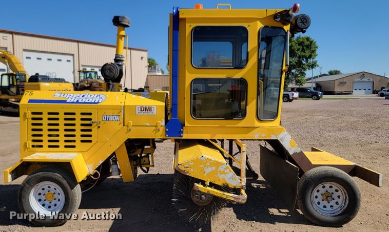 image for item LO9068 2017 Superior Broom DT80K  broom