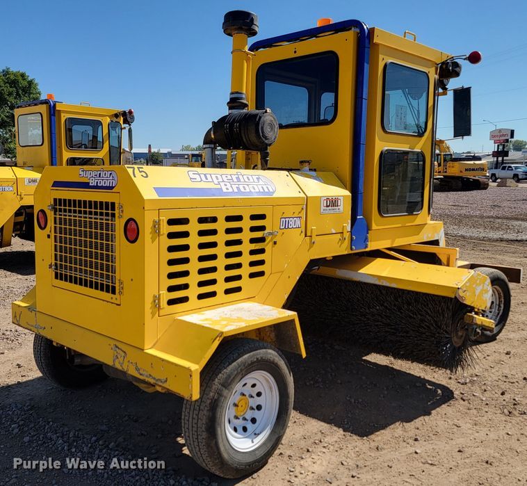 image for item LO9068 2017 Superior Broom DT80K  broom