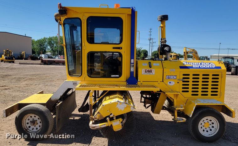 image for item LO9068 2017 Superior Broom DT80K  broom