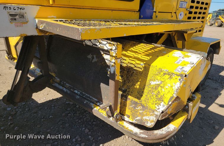 image for item LO9068 2017 Superior Broom DT80K  broom