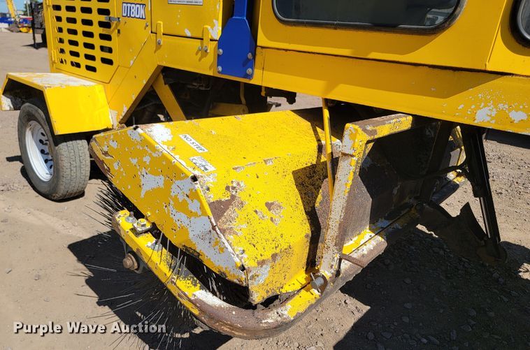 image for item LO9068 2017 Superior Broom DT80K  broom