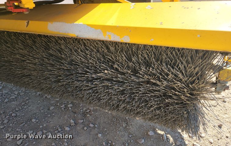 image for item LO9068 2017 Superior Broom DT80K  broom