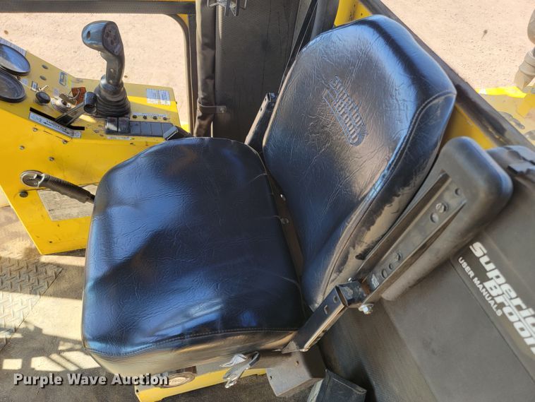 image for item LO9068 2017 Superior Broom DT80K  broom