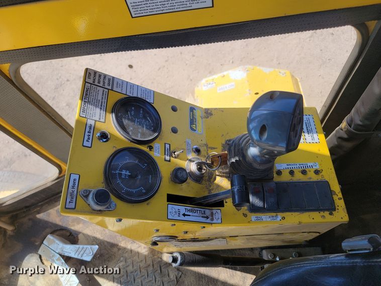 image for item LO9068 2017 Superior Broom DT80K  broom