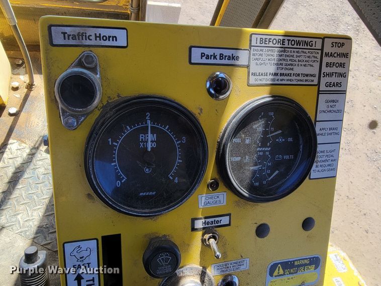 image for item LO9068 2017 Superior Broom DT80K  broom