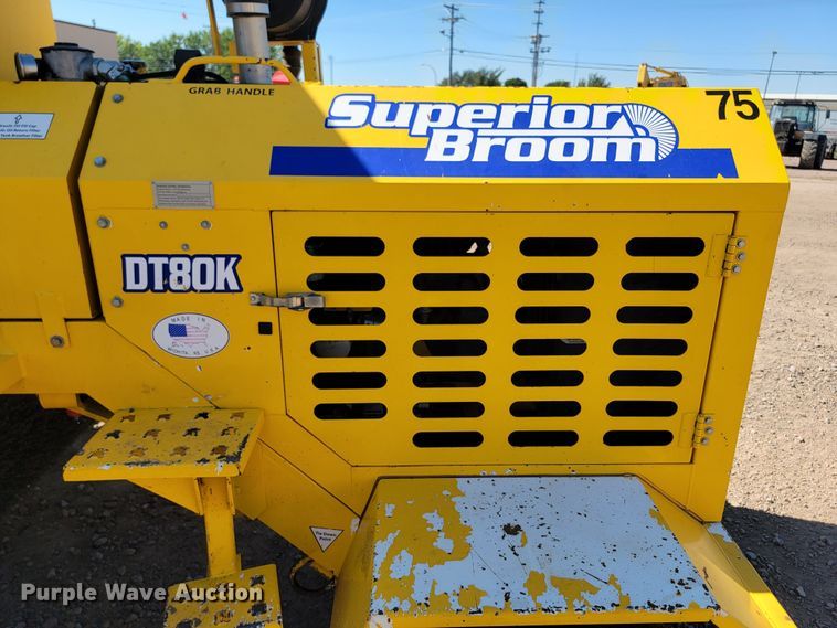 image for item LO9068 2017 Superior Broom DT80K  broom