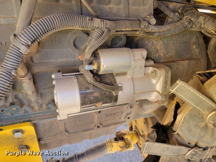 image for item LO9068 2017 Superior Broom DT80K  broom