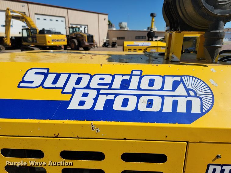 image for item LO9068 2017 Superior Broom DT80K  broom
