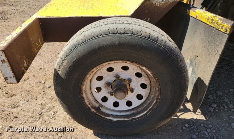 image for item LO9068 2017 Superior Broom DT80K  broom