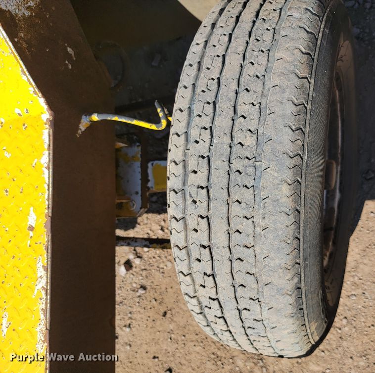 image for item LO9068 2017 Superior Broom DT80K  broom