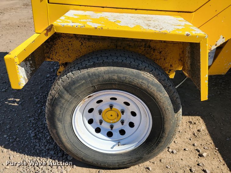 image for item LO9068 2017 Superior Broom DT80K  broom