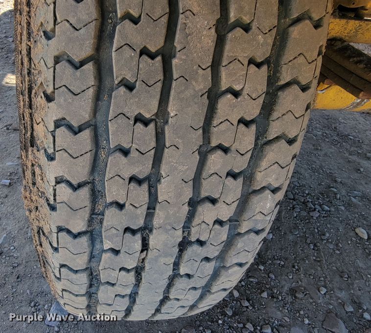 image for item LO9068 2017 Superior Broom DT80K  broom